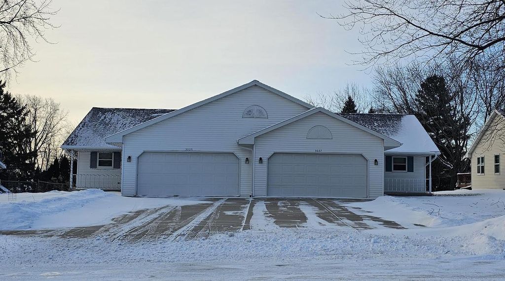 Photo of 3027 Glendale AVENUE, Howard, WI 54313 (MLS # 50320230)