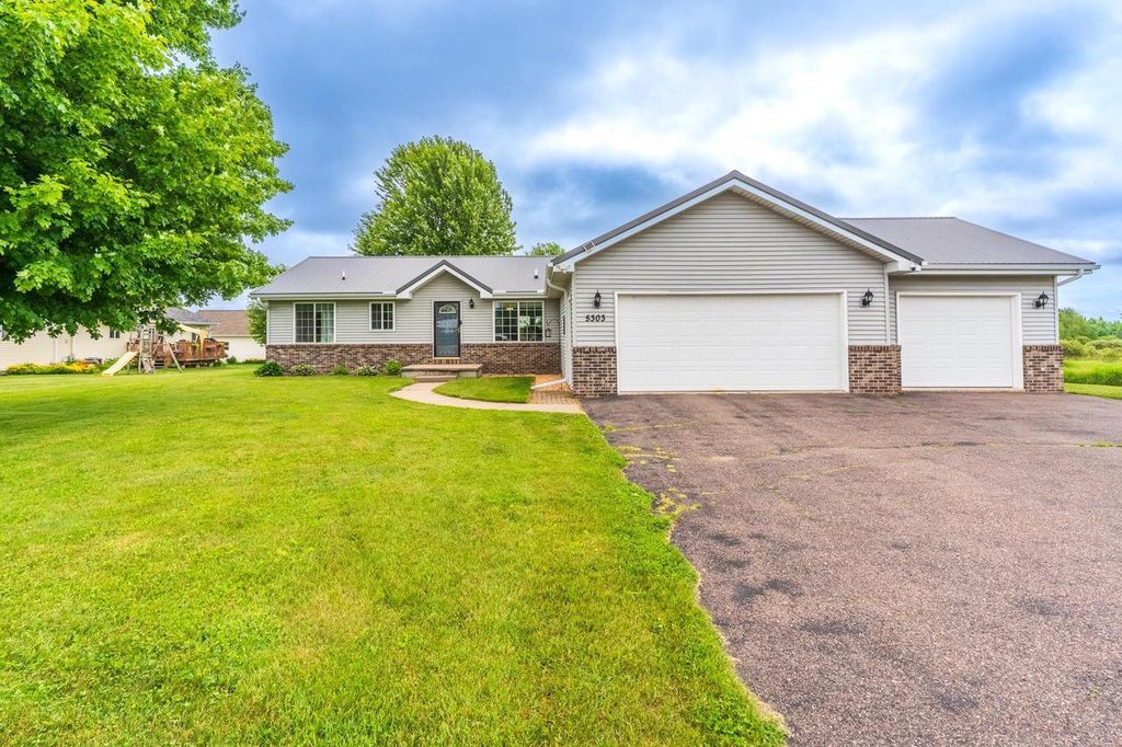 Photo of 5303 N 30th AVENUE, Wausau, WI 54401 (MLS # 22603086)