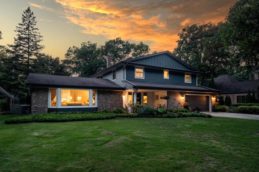 Photo of 1521 N 122nd STREET, Wauwatosa, WI 53226 (MLS # 1978517)