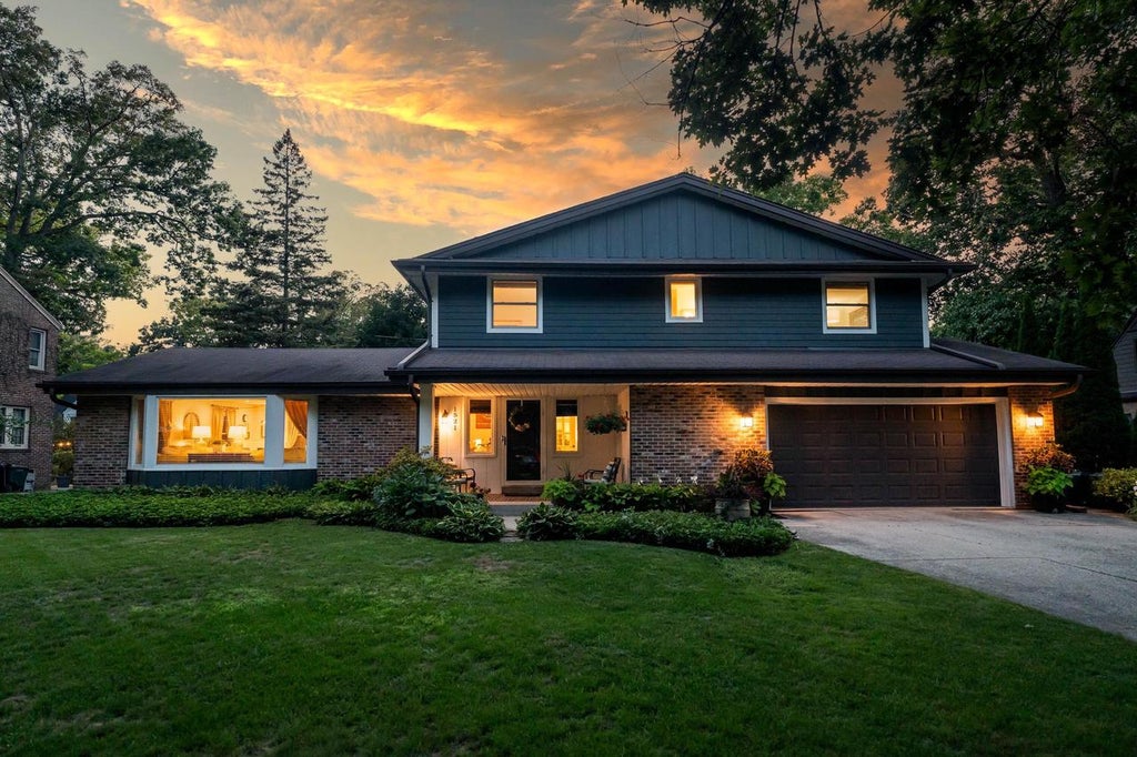 Photo of 1521 N 122nd STREET, Wauwatosa, WI 53226 (MLS # 1978517)