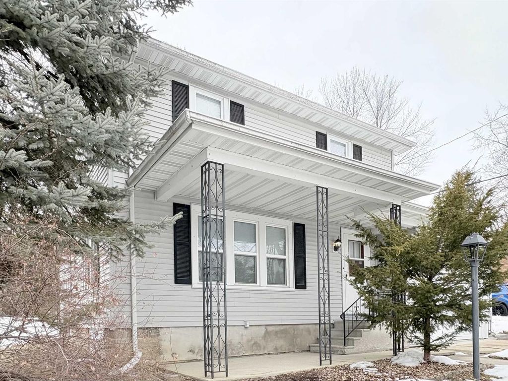 Photo of 408 S Lincoln AVENUE, Beaver Dam, WI 53916 (MLS # 2016522)