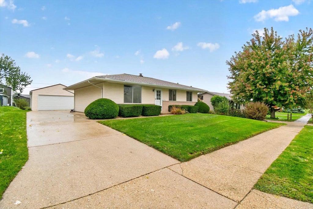 Photo of 2120 Hubbard STREET, Janesville, WI 53546 (MLS # 2034871)