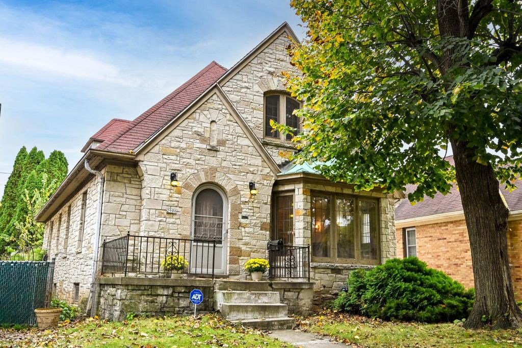 Photo of 2906 S 45th STREET, Milwaukee, WI 53219 (MLS # 1940275)