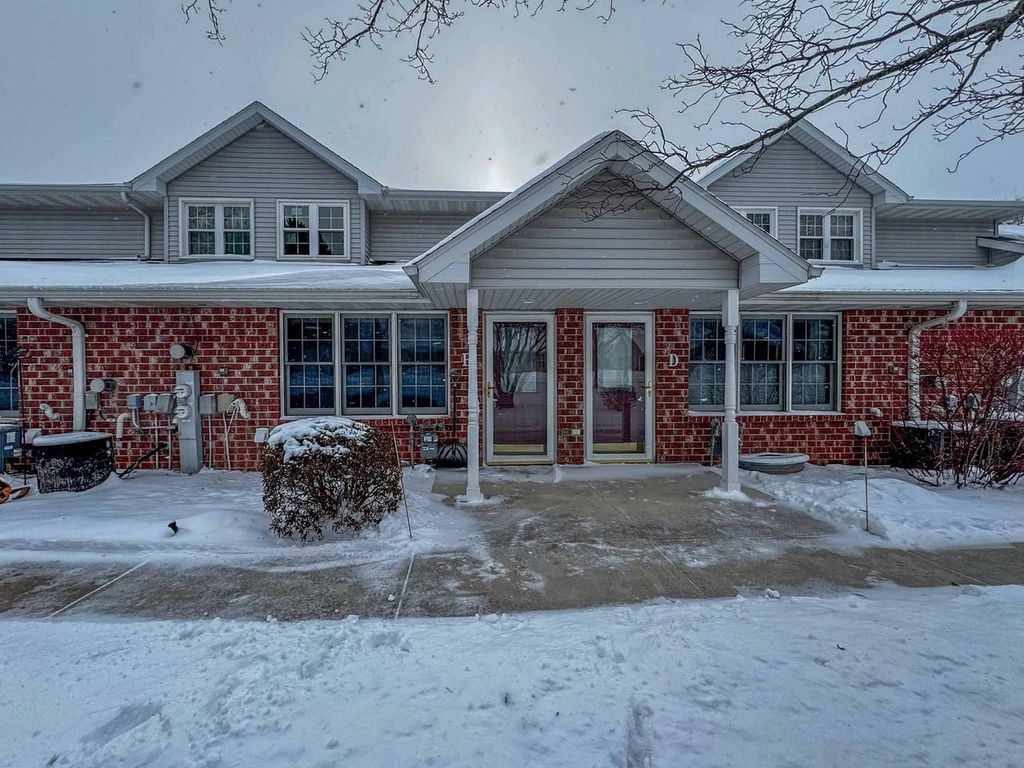 Photo of 2575 Telluride TRAIL #E, Howard, WI 54313 (MLS # 50319472)