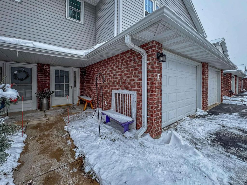 Photo of 2575 Telluride TRAIL #E, Howard, WI 54313 (MLS # 50319472)