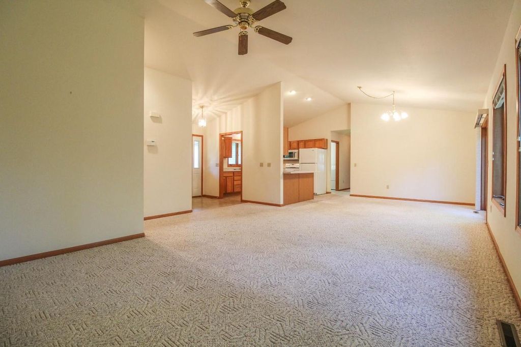 Photo of 1213 W Glen River ROAD, Glendale, WI 53217 (MLS # 1944220)