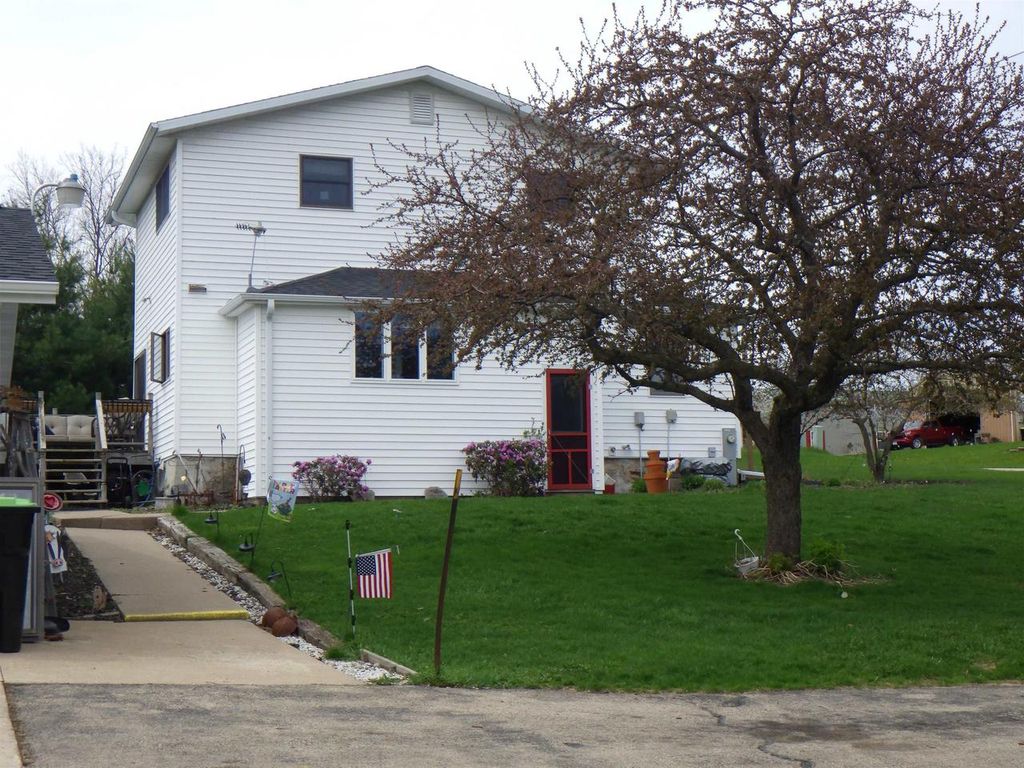 Photo of E9123 Golf Club ROAD, Clintonville, WI 54929 (MLS # 50324436)
