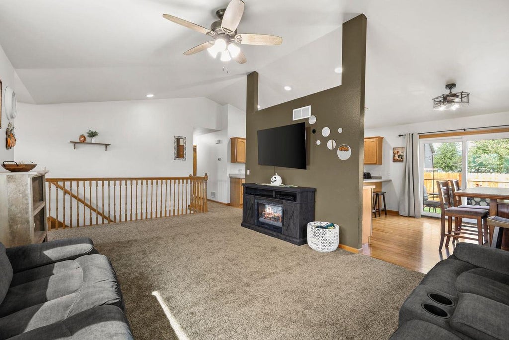Photo of 141 Shawn AVENUE, Arlington, WI 53911 (MLS # 2032590)