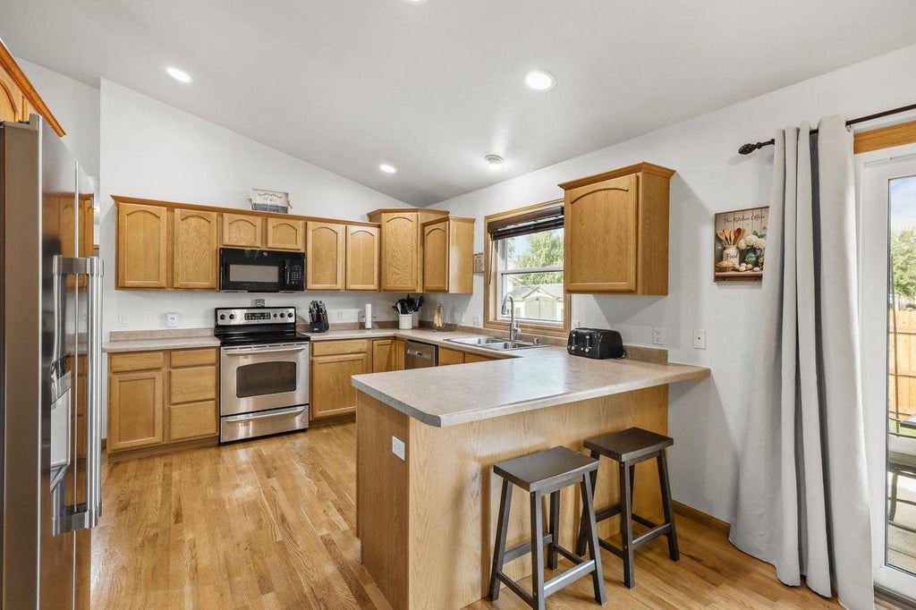 Photo of 141 Shawn AVENUE, Arlington, WI 53911 (MLS # 2032590)