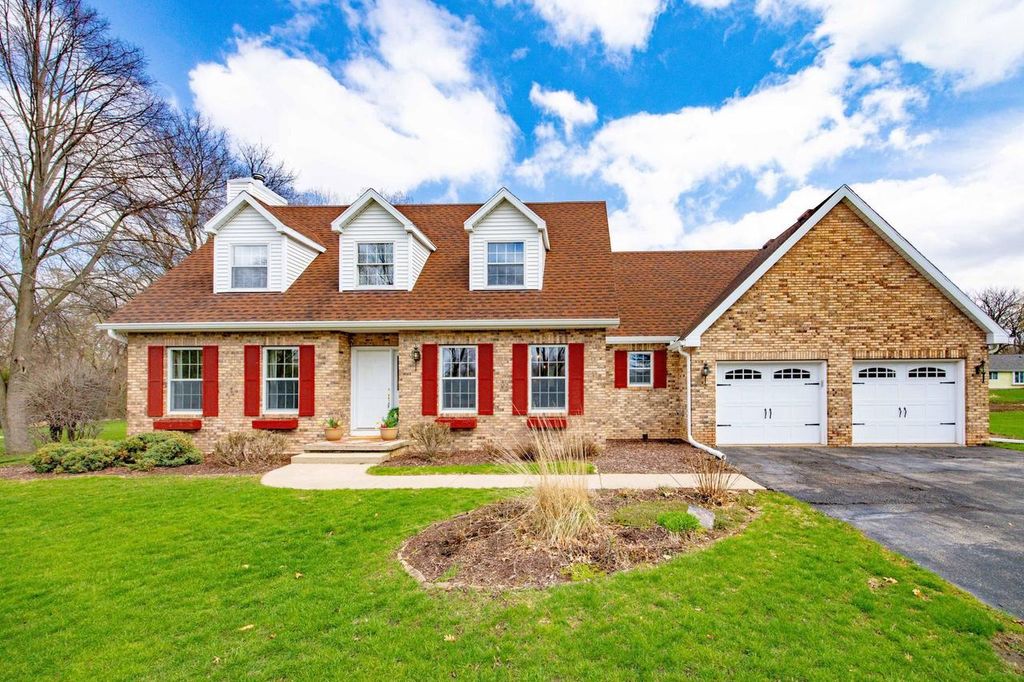 Photo of 413 Park STREET, Cambridge, WI 53523 (MLS # 2020954)