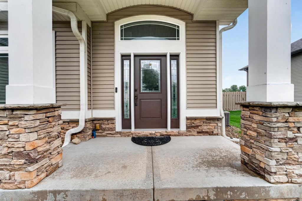 Photo of 1199 Virdon DRIVE, Sun Prairie, WI 53590 (MLS # 2032207)