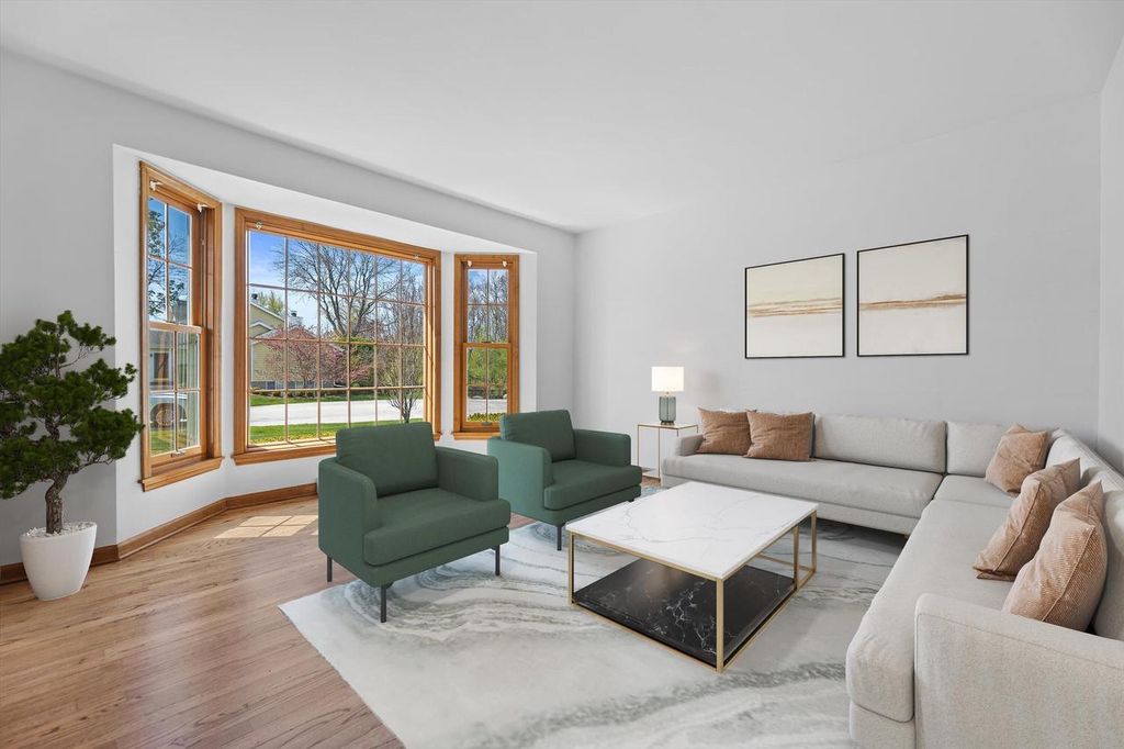 Photo of 1720 W Bradford DRIVE, Mequon, WI 53092 (MLS # 1961644)