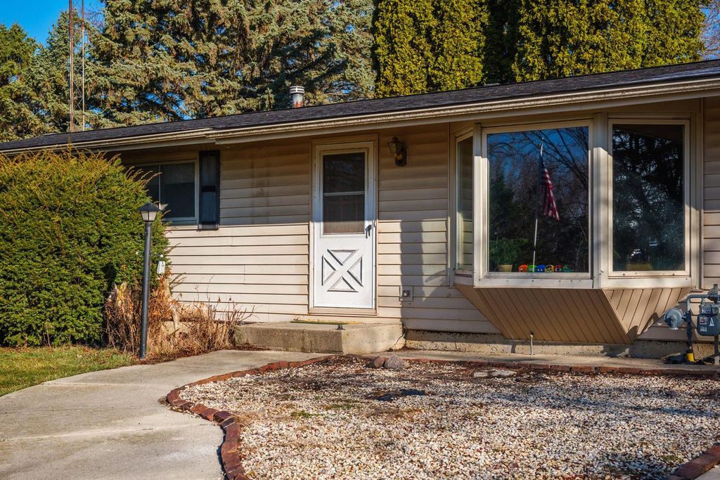 Photo of 16422 82nd STREET, Bristol, WI 53104 (MLS # 1949601)