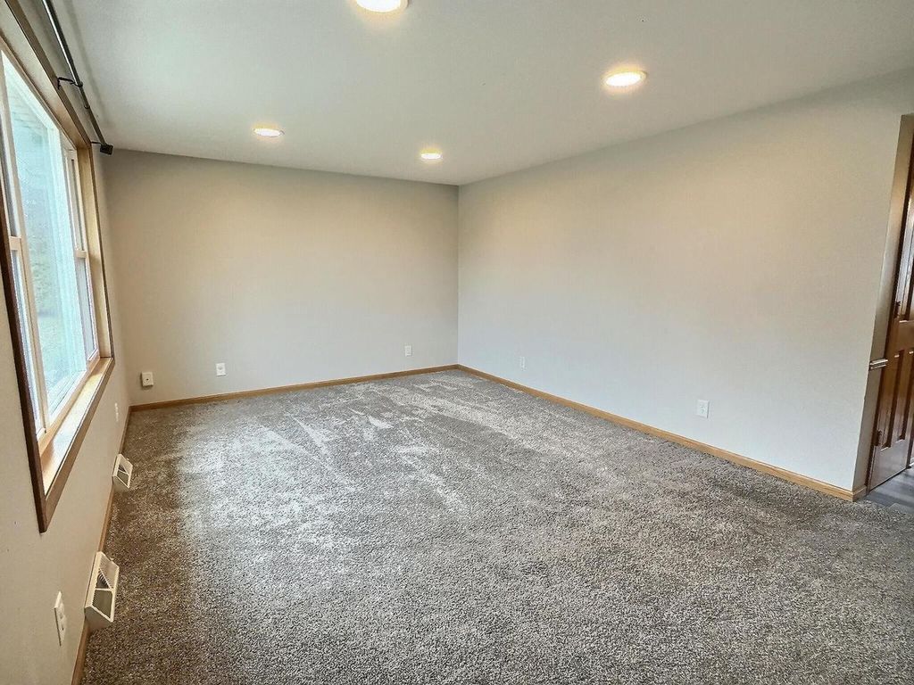 Photo of 1706 Winchester AVENUE, Oshkosh, WI 54901 (MLS # 50323107)