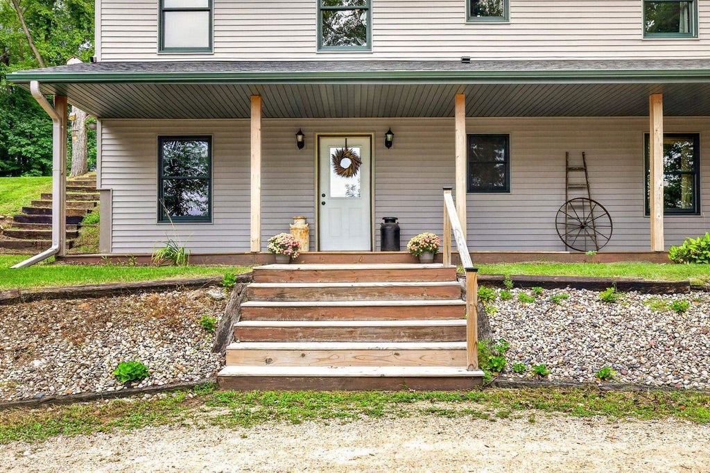 Photo of E8566 County Road H, Fremont, WI 54940 (MLS # 50331682)