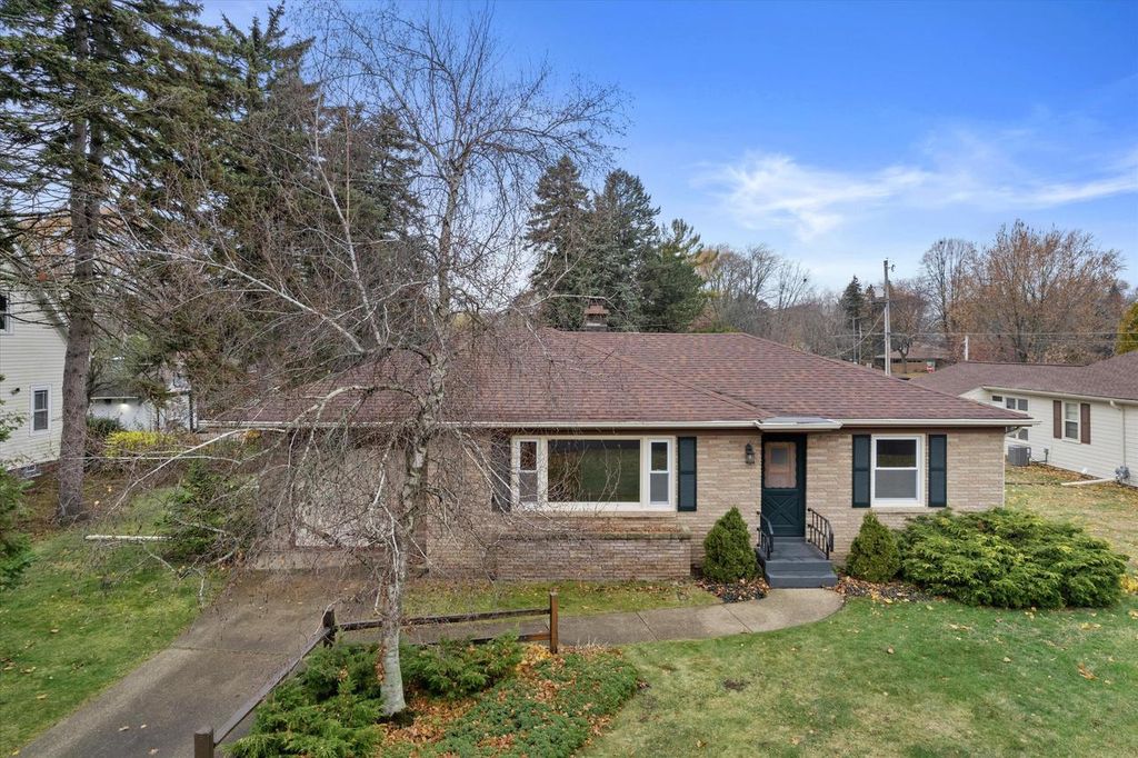 Photo of 3410 N Elmwood DRIVE, Elmwood Park, WI 53405 (MLS # 1944095)