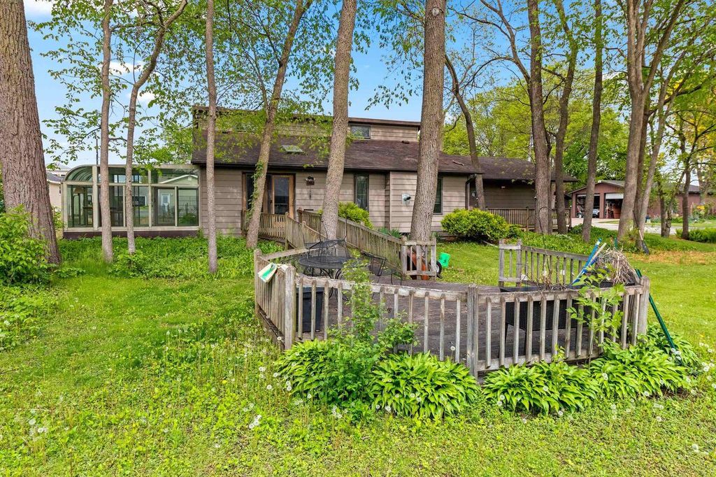 Photo of 524 E Ontario STREET, Omro, WI 54963 (MLS # 50325883)