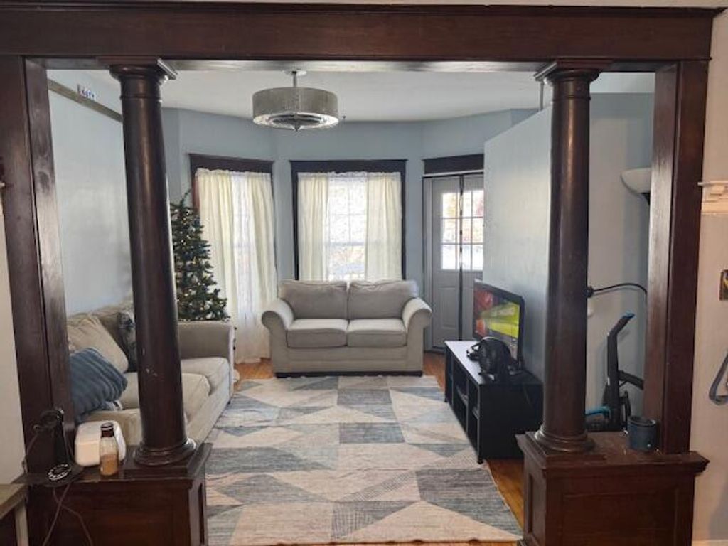 Photo of 3069 S Wentworth AVENUE #3071, Milwaukee, WI 53207 (MLS # 1944912)