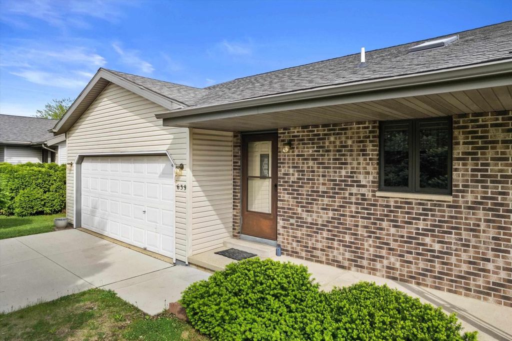 Photo of 639 Wood Violet LANE, Sun Prairie, WI 53590 (MLS # 2022979)