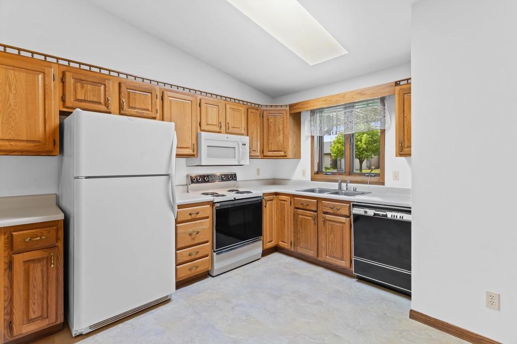 Photo of 639 Wood Violet LANE, Sun Prairie, WI 53590 (MLS # 2022979)