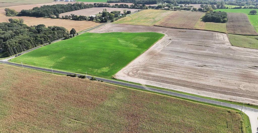 Photo of 110.44 Acres Sugar Creek ROAD, Elkhorn, WI 53121 (MLS # 2019381)