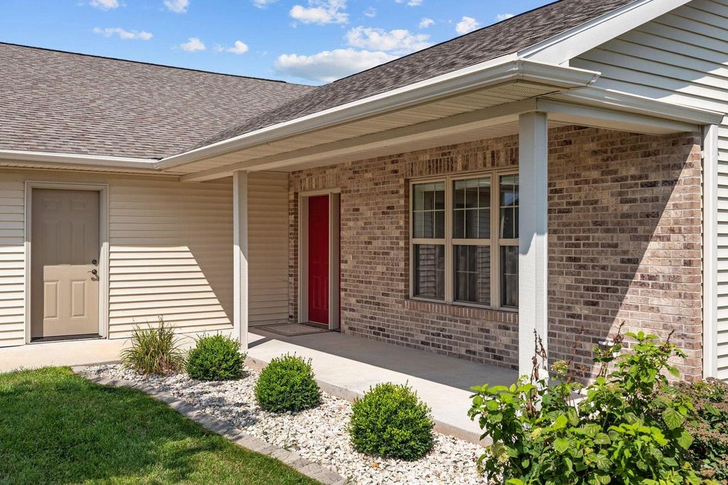 Photo of 1365 Candlelight LANE, Fond Du Lac, WI 54937 (MLS # 50331911)
