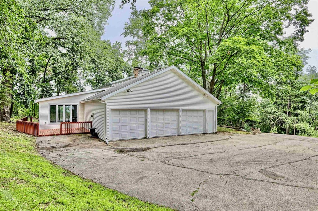 Photo of 3169 Hickory Ridge ROAD, Madison, WI 53719 (MLS # 2030232)
