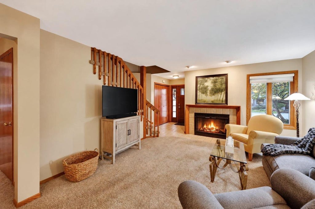 Photo of 3303 Valley Creek CIRCLE, Middleton, WI 53562 (MLS # 2035428)