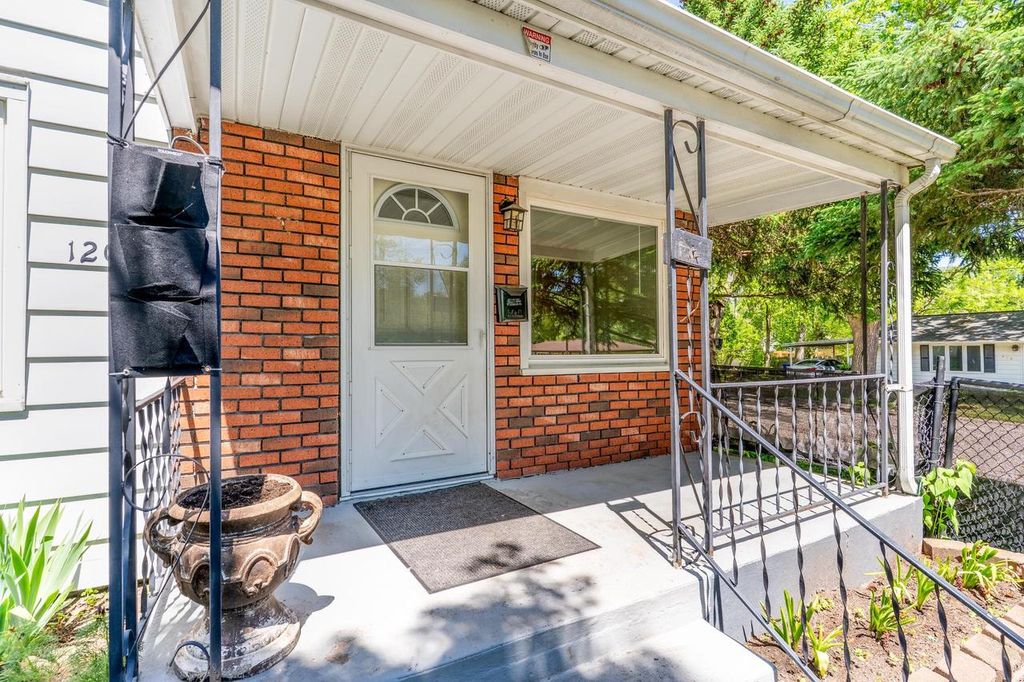 Photo of 1200 S Greenwood AVENUE, Green Bay, WI 54304 (MLS # 50327021)