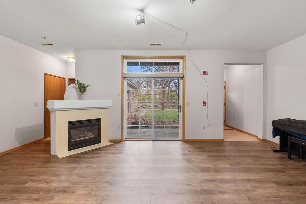 Photo of 180 W Oak Leaf DRIVE, Oak Creek, WI 53154 (MLS # 1943915)