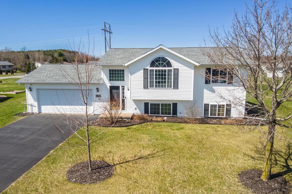 Photo of 2031 Prairie Meadow DRIVE, Kronenwetter, WI 54455 (MLS # 22601572)