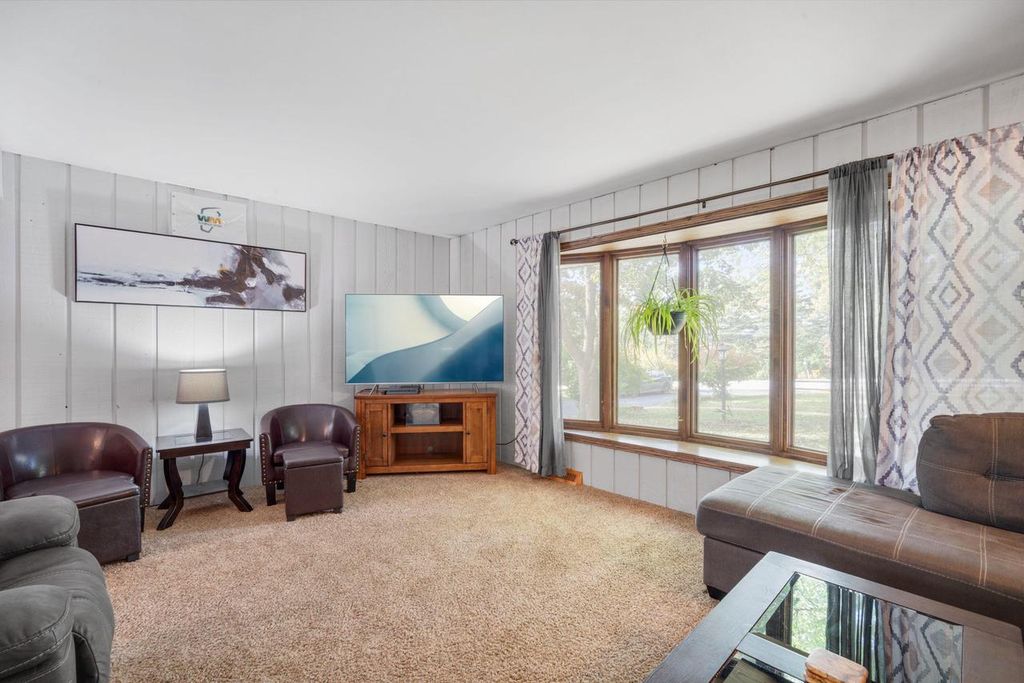 Photo of 1566 St Augustine ROAD, Hartford, WI 53027 (MLS # 1940116)