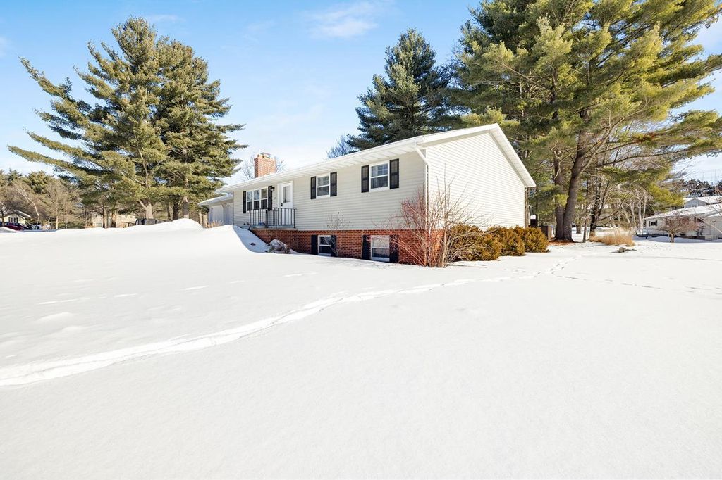 Photo of 619 S 44th AVENUE, Wausau, WI 54401 (MLS # 22600455)
