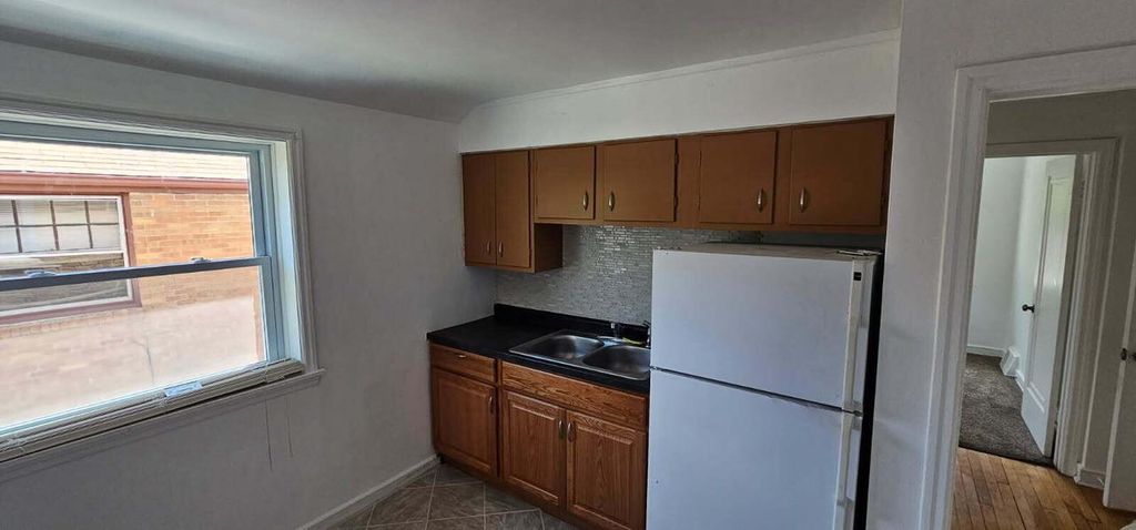 Photo of 1223 W Olive STREET #1225, Milwaukee, WI 53209 (MLS # 1937979)