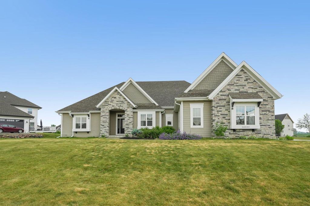 Photo of N66W15859 Winnebago TRAIL, Menomonee Falls, WI 53051 (MLS # 1966404)