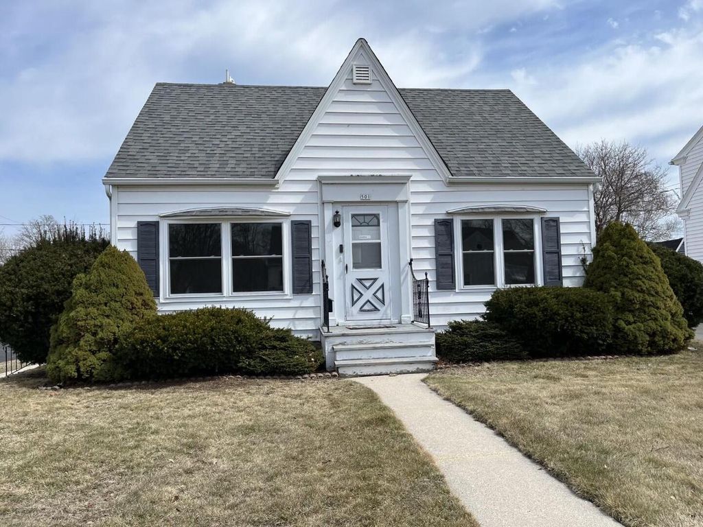 Photo of 501 S 30th STREET, Manitowoc, WI 54220 (MLS # 1960075)