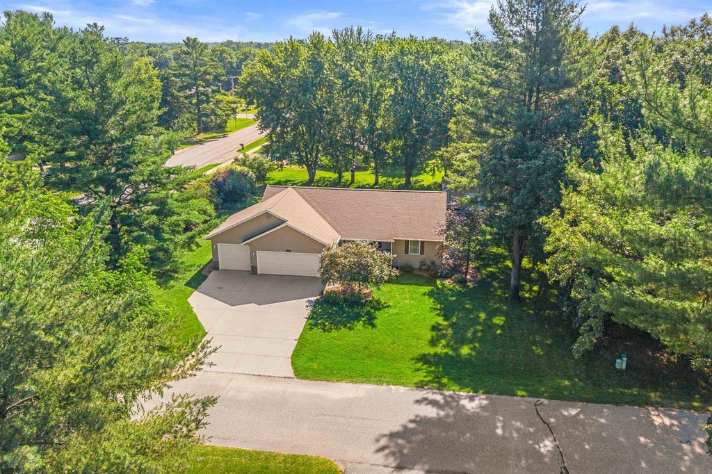 Photo of 1010 Woodland COURT, Plover, WI 54467 (MLS # 22603123)