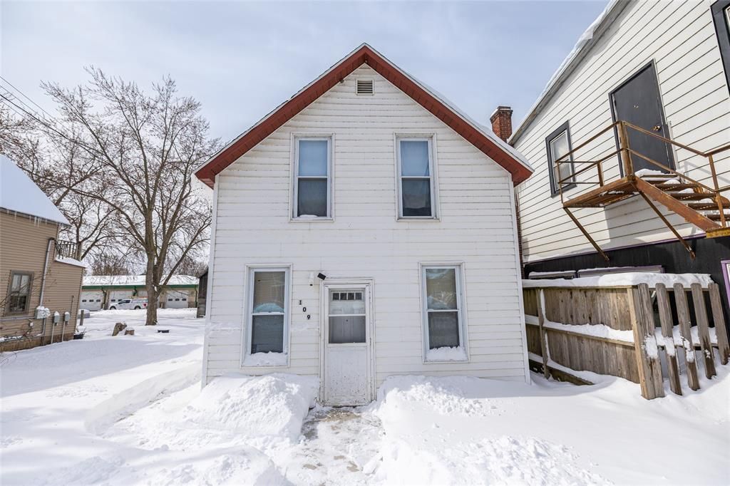 Photo of 109 Main STREET, Cochrane, WI 54622 (MLS # 1599251)