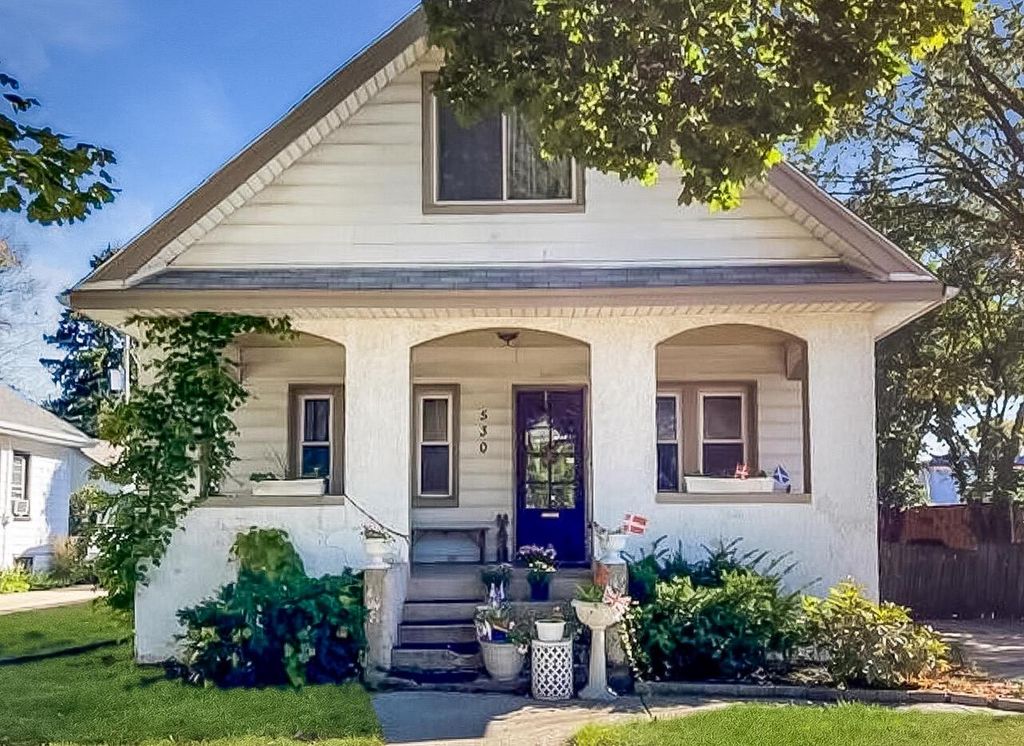 Photo of 530 N 61st STREET, Wauwatosa, WI 53213 (MLS # 1938415)