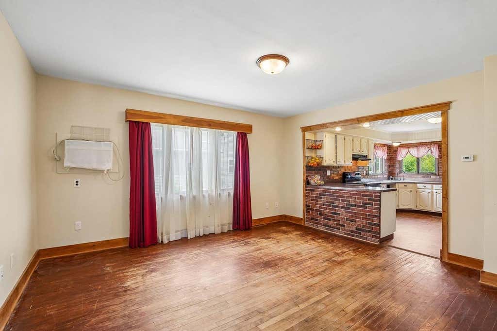 Photo of 513 S Waterloo STREET, Columbus, WI 53925 (MLS # 2026123)