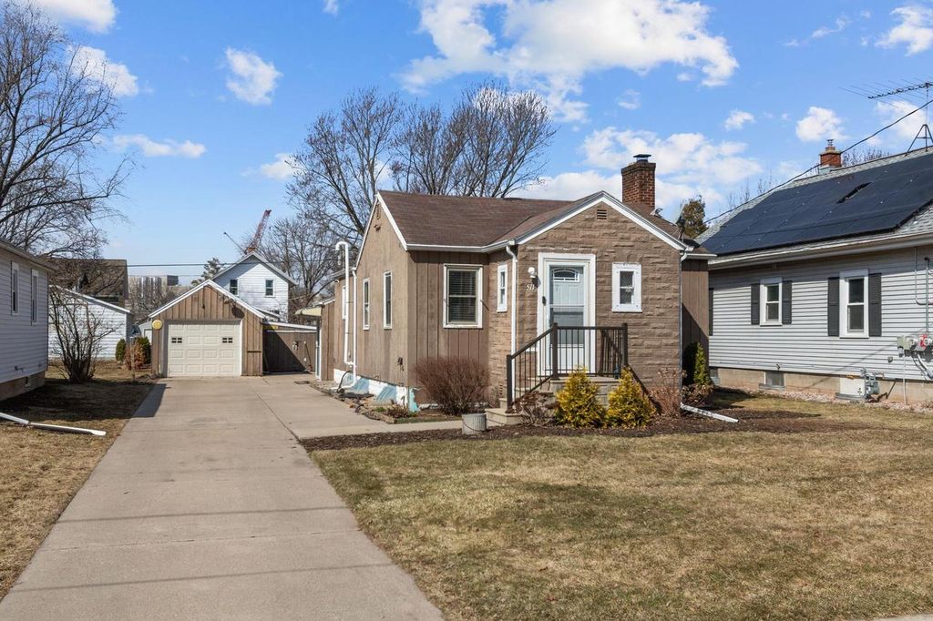 Photo of 571 Grove STREET, Neenah, WI 54956 (MLS # 50323216)