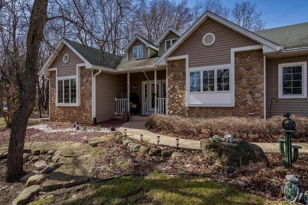 Photo of 4455 Pheasant RUN, Janesville, WI 53546 (MLS # 2018437)