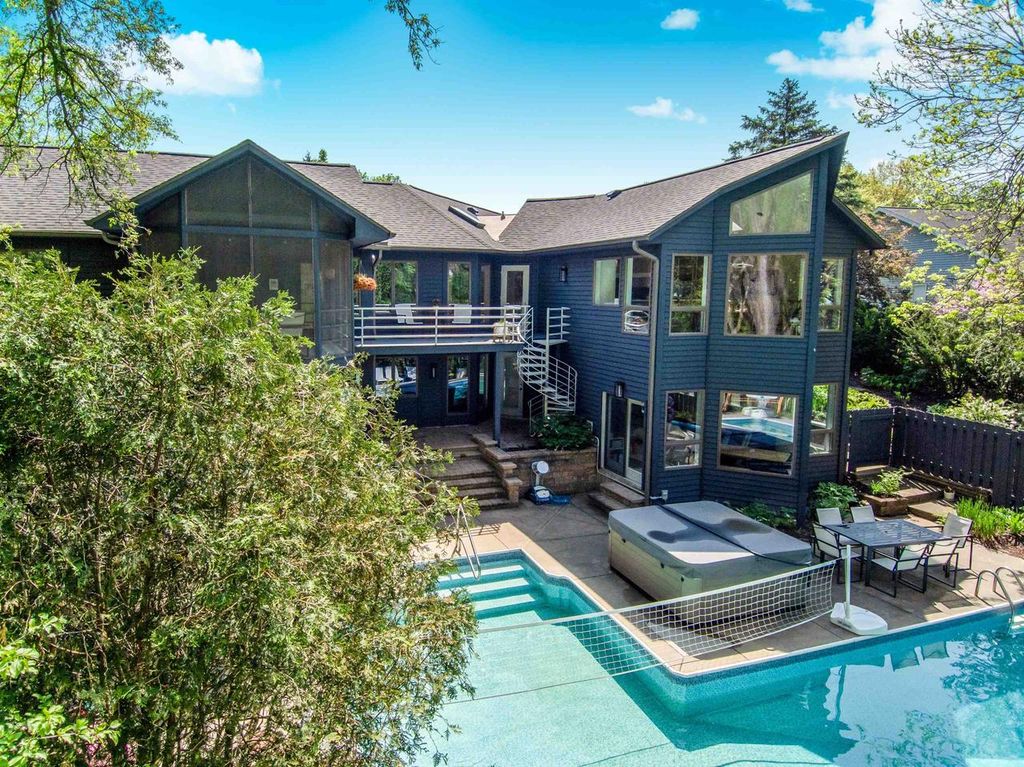 Photo of 828 Tamarack WAY, Verona, WI 53593 (MLS # 2018911)