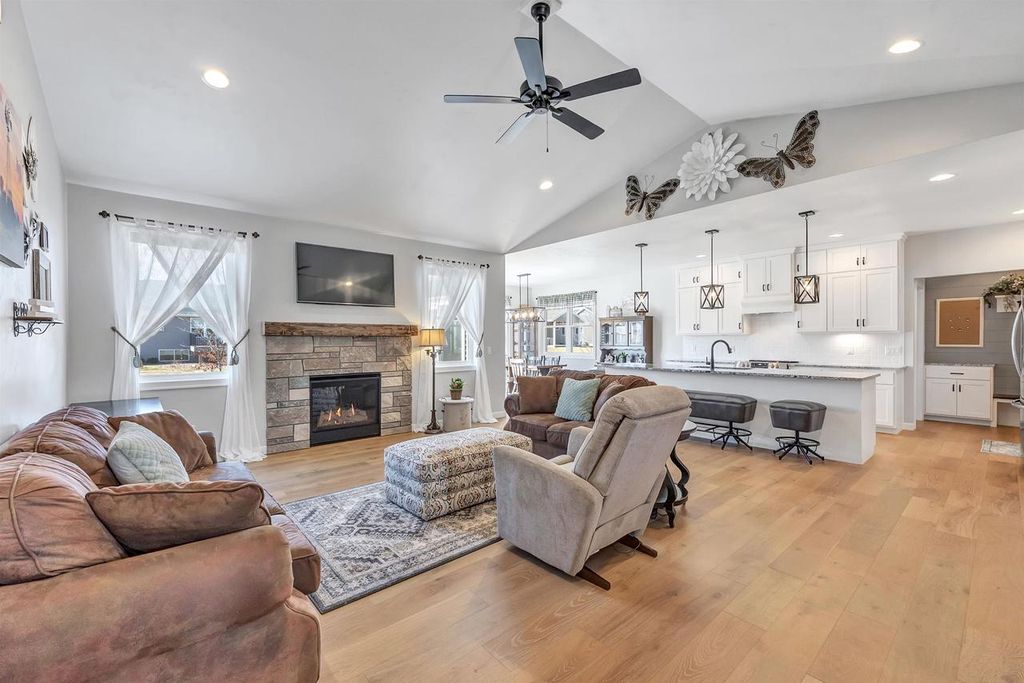 Photo of 5593 N Amethyst DRIVE, Appleton, WI 54913 (MLS # 50321828)