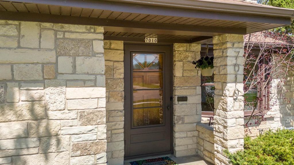 Photo of 7010 Franklin AVENUE, Middleton, WI 53562 (MLS # 2022448)
