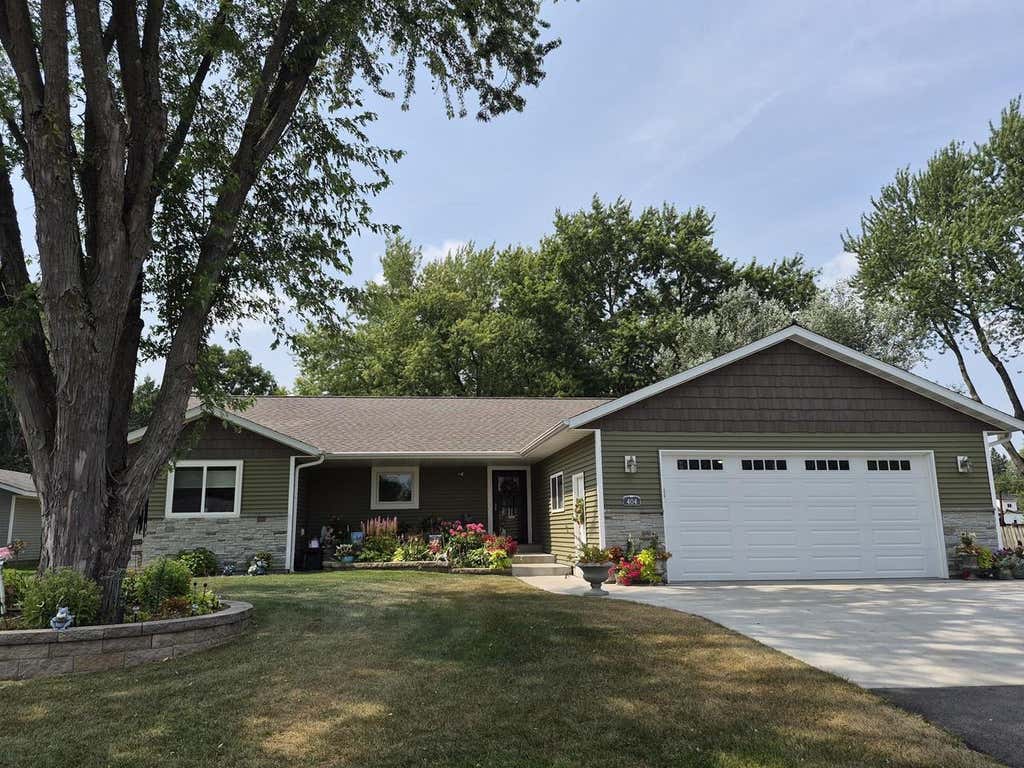 Photo of 404 N Juno AVENUE, Marshfield, WI 54449 (MLS # 22603673)