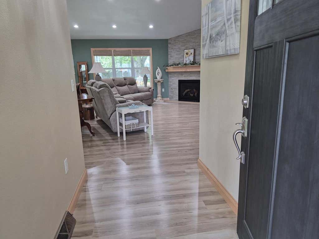 Photo of 404 N Juno AVENUE, Marshfield, WI 54449 (MLS # 22603673)