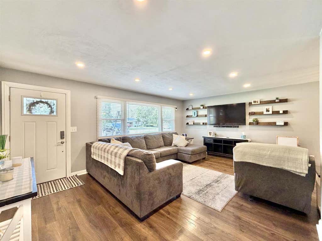 Photo of 2015 Murphy Woods ROAD, Beloit, WI 53511 (MLS # 2030481)