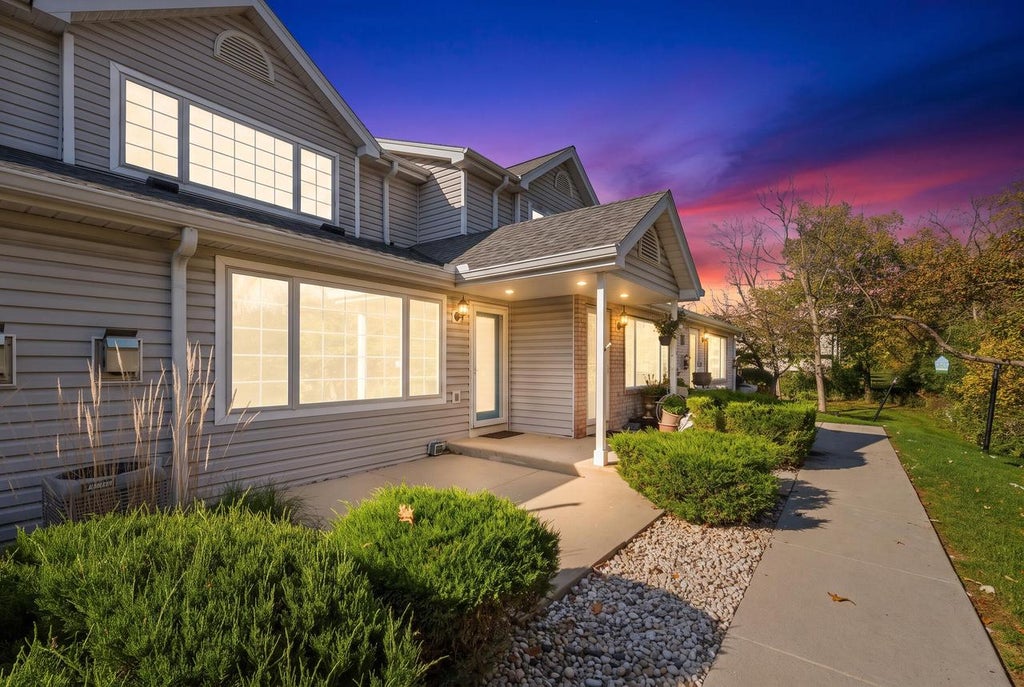 Photo of 10020 W Whitnall Edge DRIVE #D, Franklin, WI 53132 (MLS # 1985941)