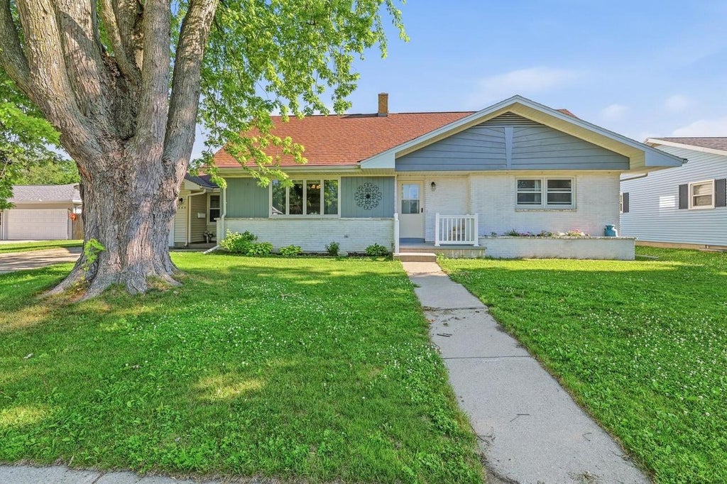 Photo of 608 Tulip LANE, Waupun, WI 53963 (MLS # 50329039)